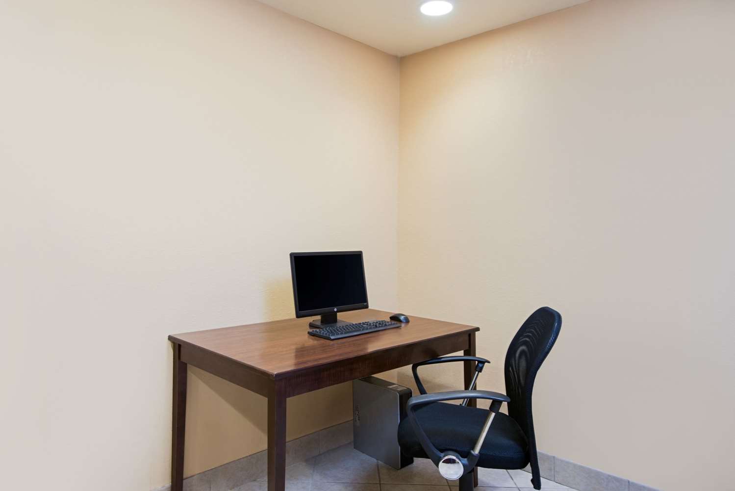 Studio6 Suites Fremont, OH 20/22
