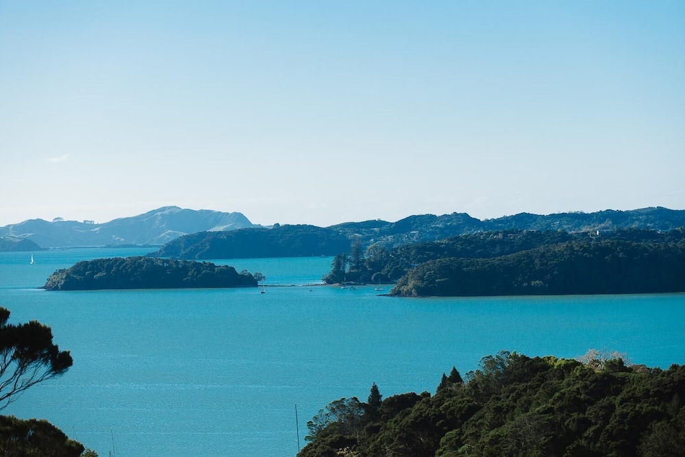 THE SANCTUARY AT BAY OF ISLANDS 13/28