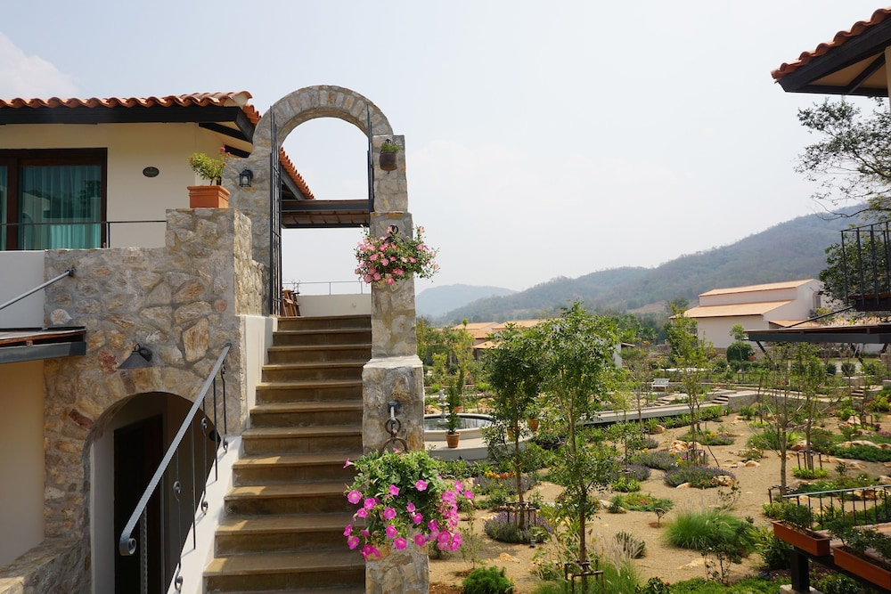 Mela Garden Retreat Cottage 3/75