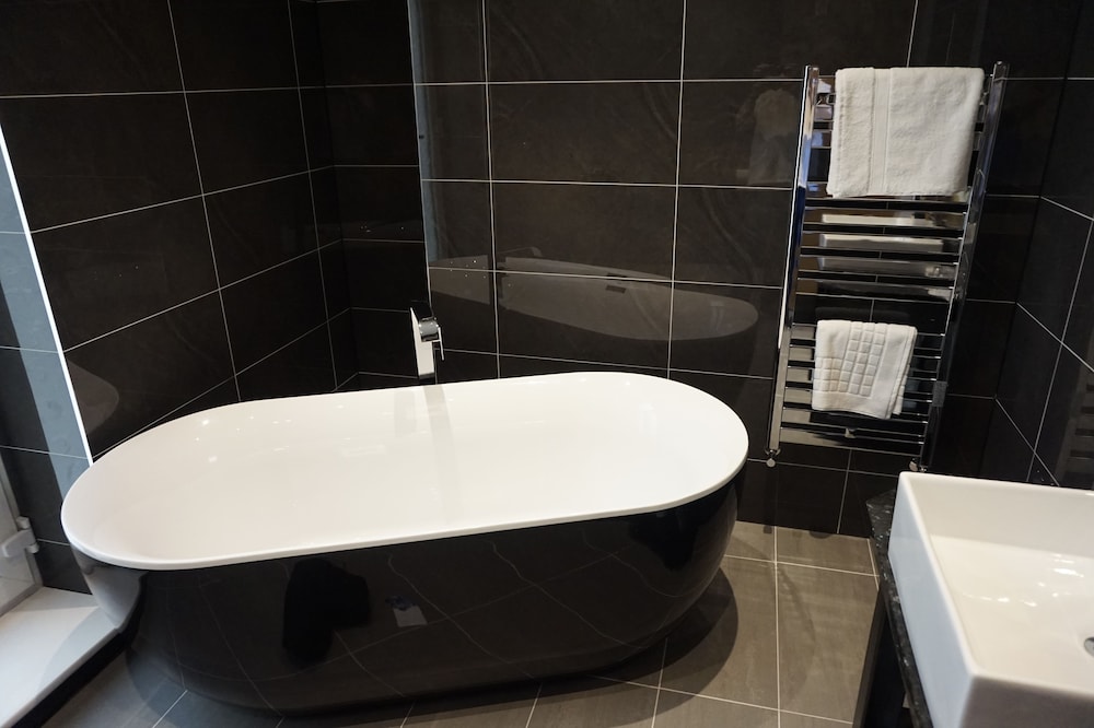 Halvard Hotel 50/50