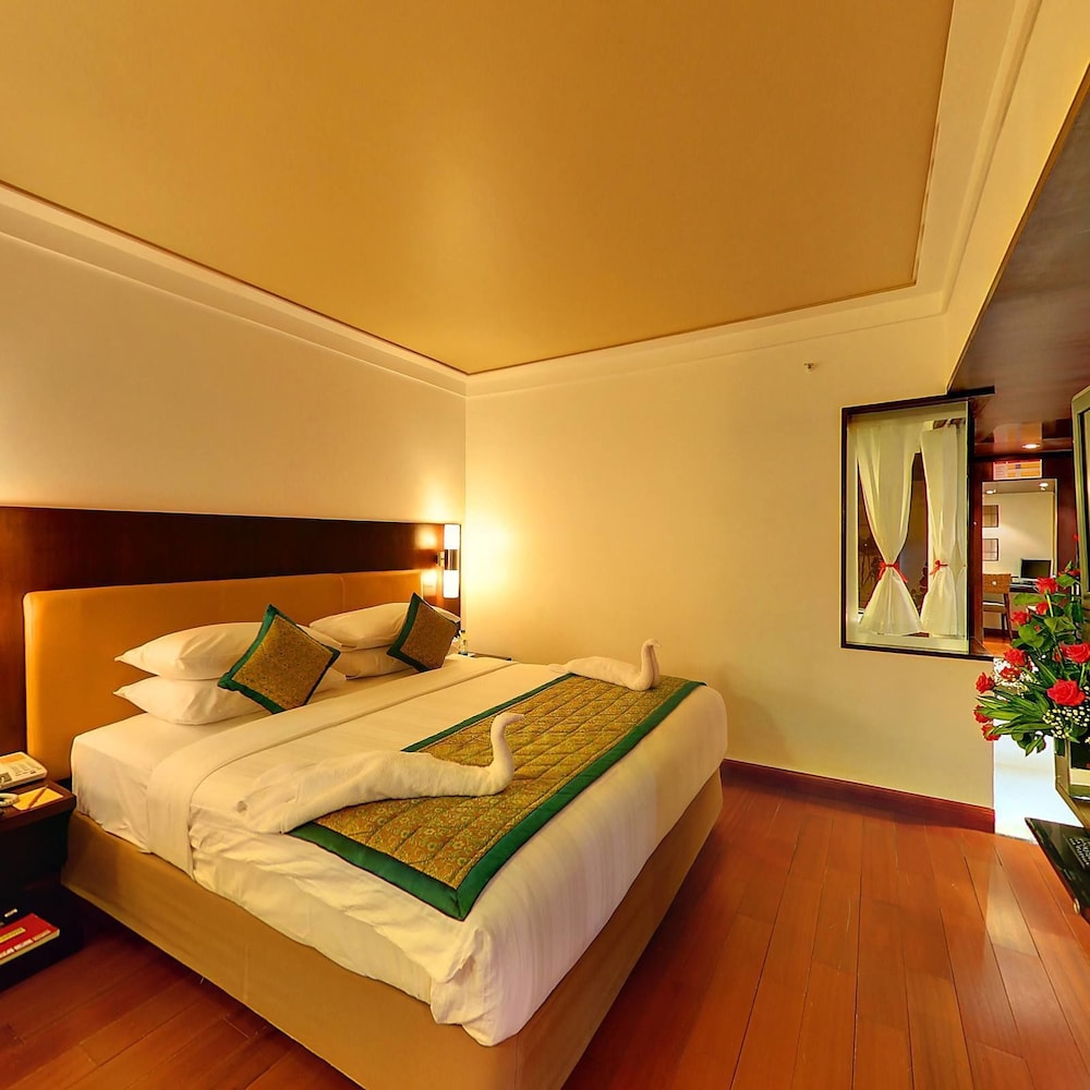 IRIS HOTEL 12/60