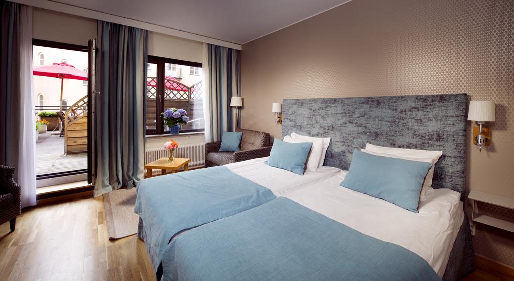 Old, Superior, Twin Beds
