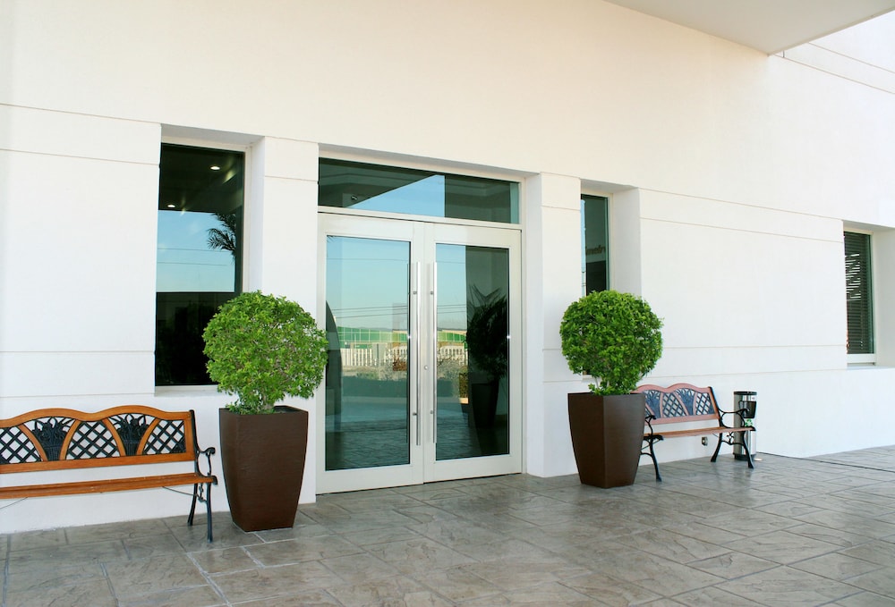 Hotel Aeropuerto Los Cabos 5/40