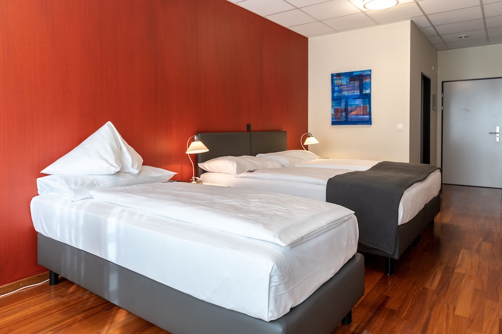 ROOM, TRIPLE