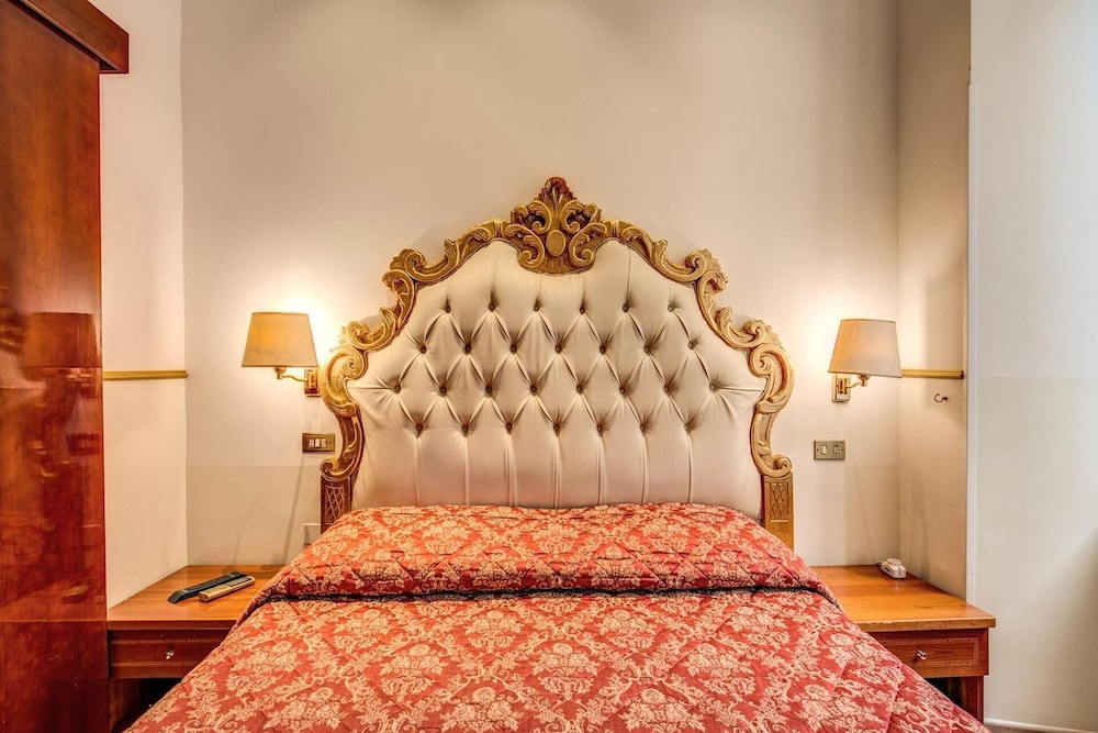 Virginia Hotel 14/63