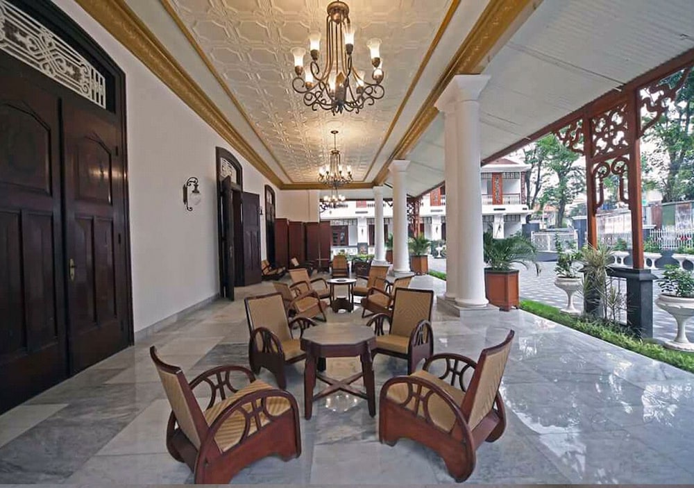 Daroessalam Hotel 24/49