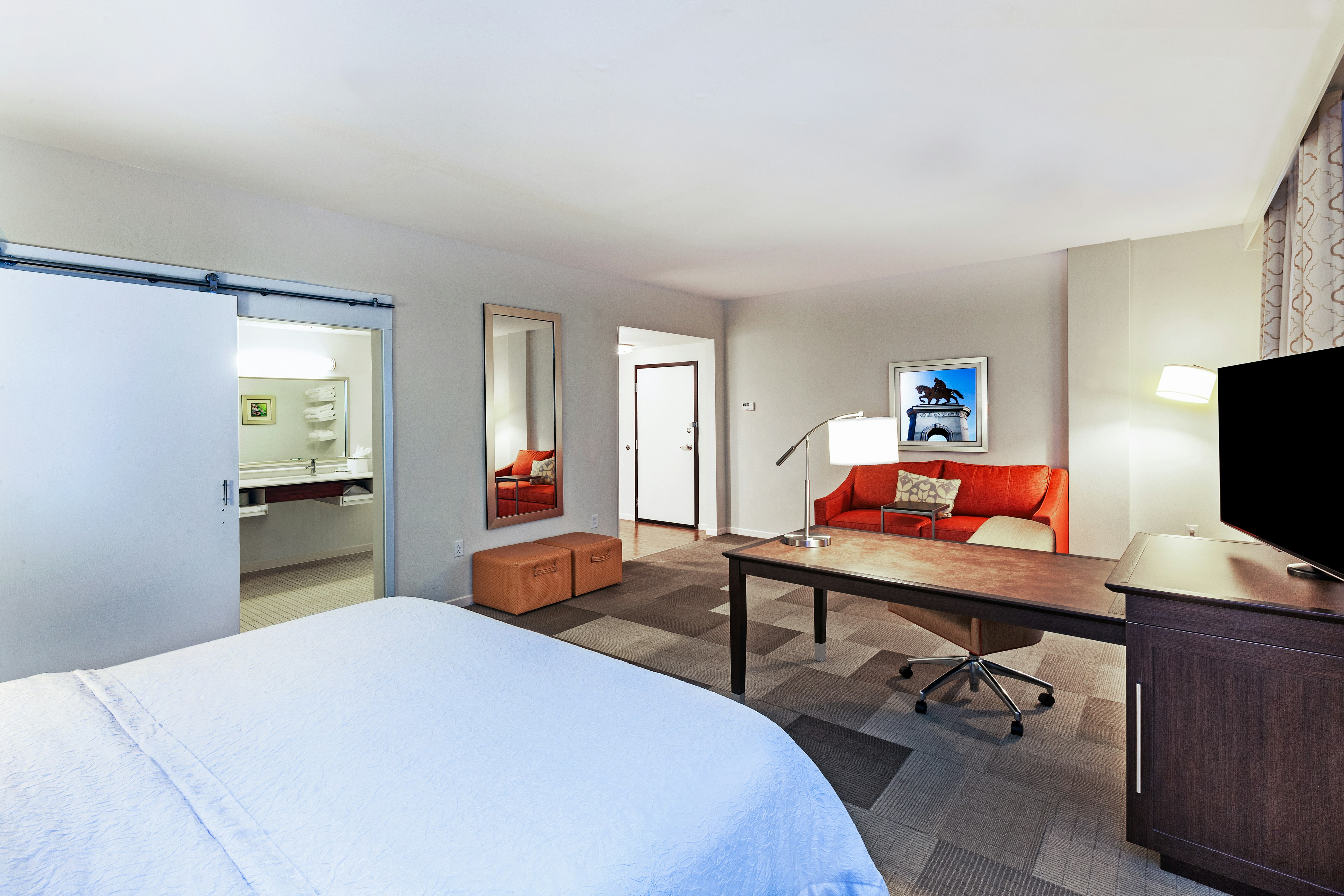 STUDIO, KING BED, ACCESSIBLE