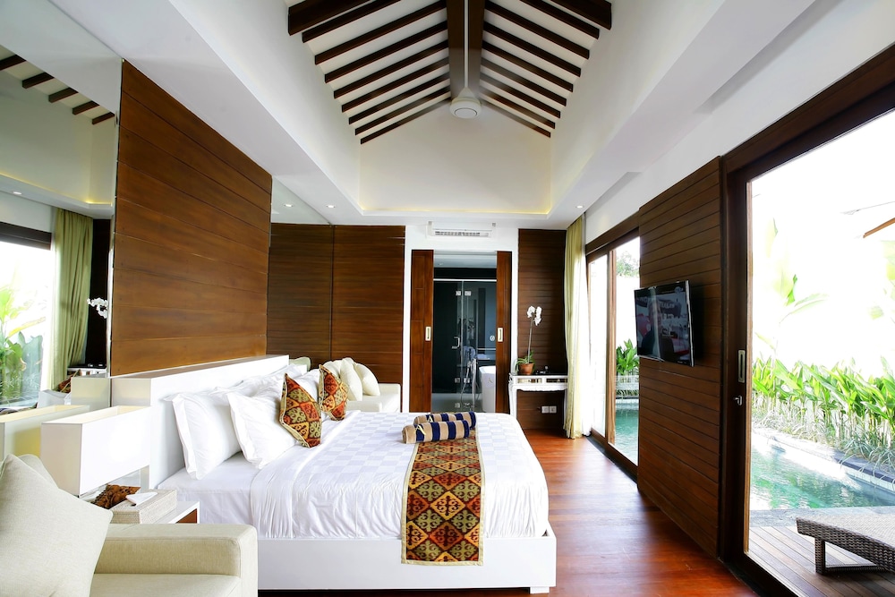 Anari Villas Kuta 57/65