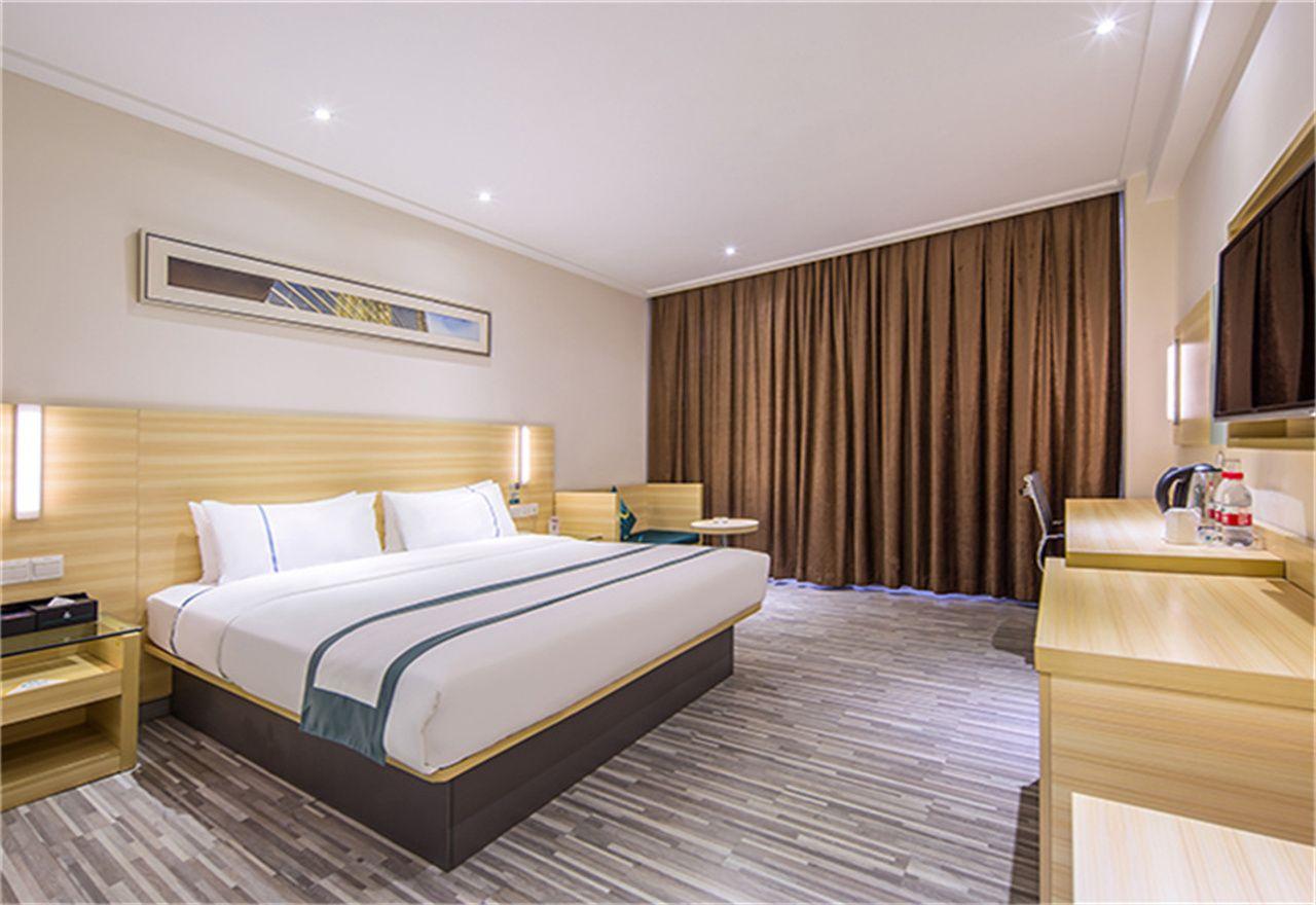 City Comfort Inn (Maoming High Speed Railway Station Wenming Road) 38/57