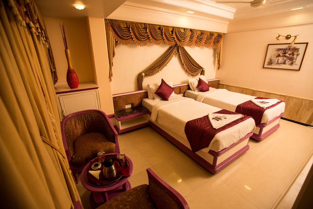 DELUXE, SINGLE BED