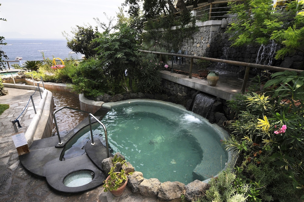 德勒花园与凤凰酒店(Giardino delle Ninfe e la Fenice) 图片5