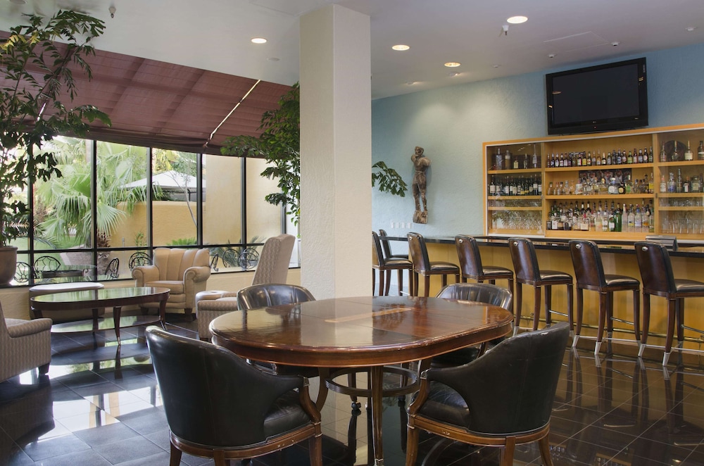 DoubleTree by Hilton Hotel Tucson - Reid Park 38/56