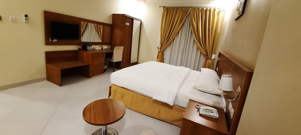 Muscat Hills Hotel 26/63