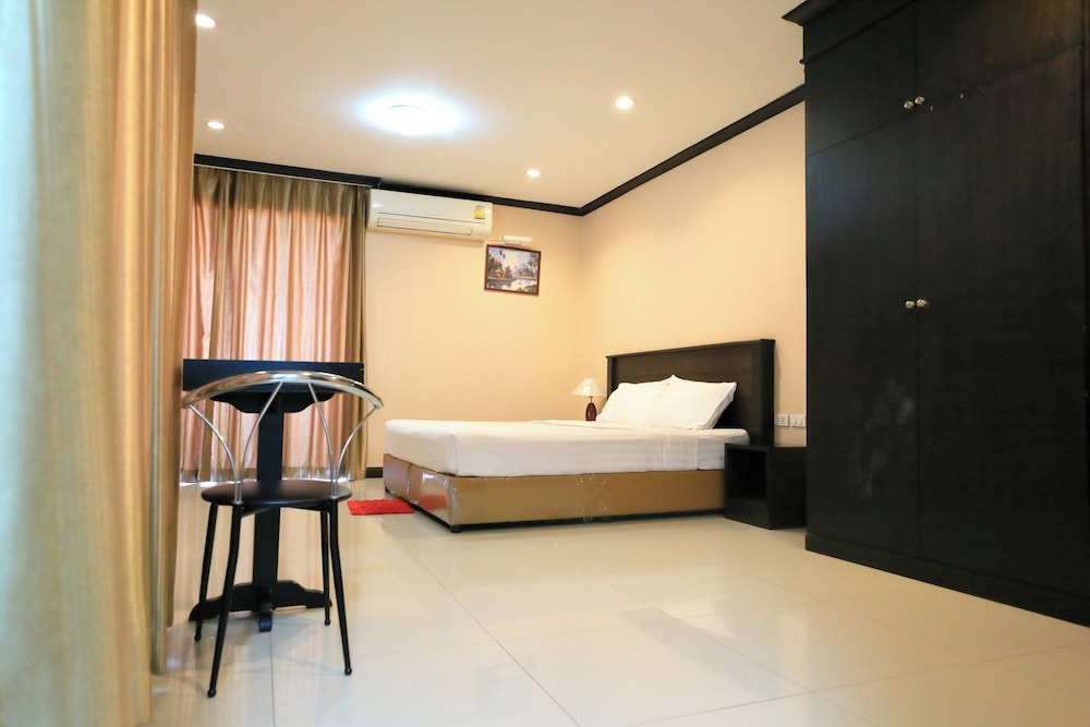 Triton Place 28/52