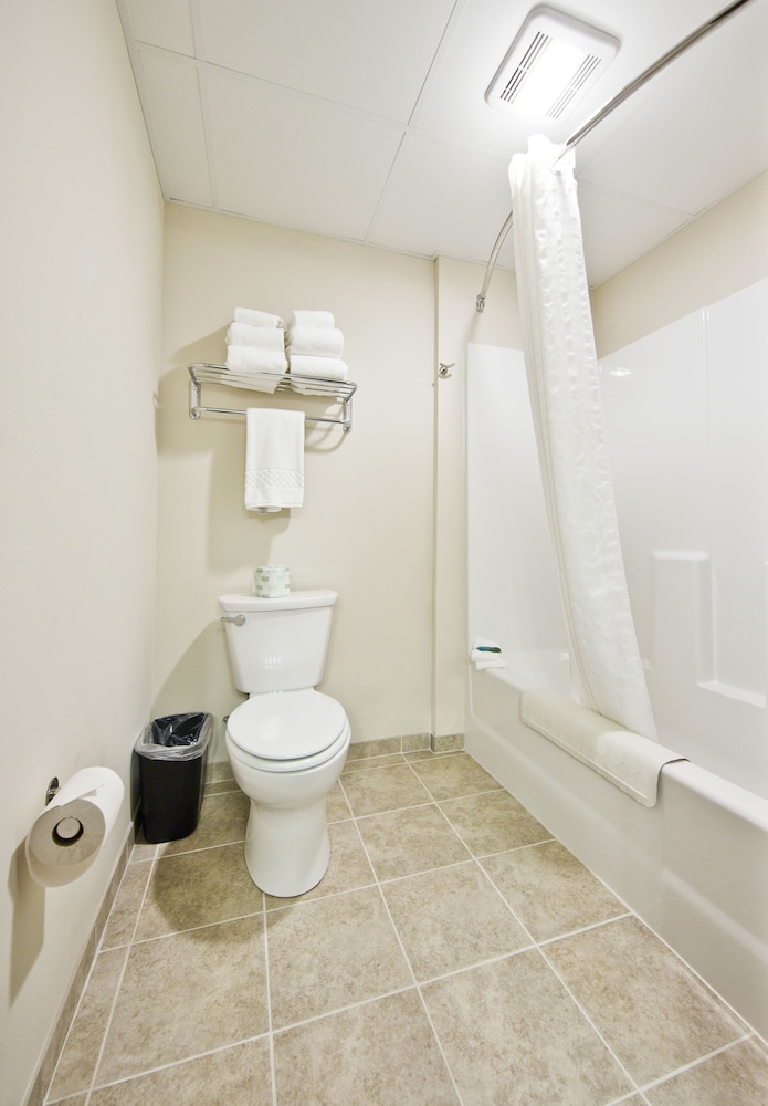 Cobblestone Inn & Suites - Boone 46/50