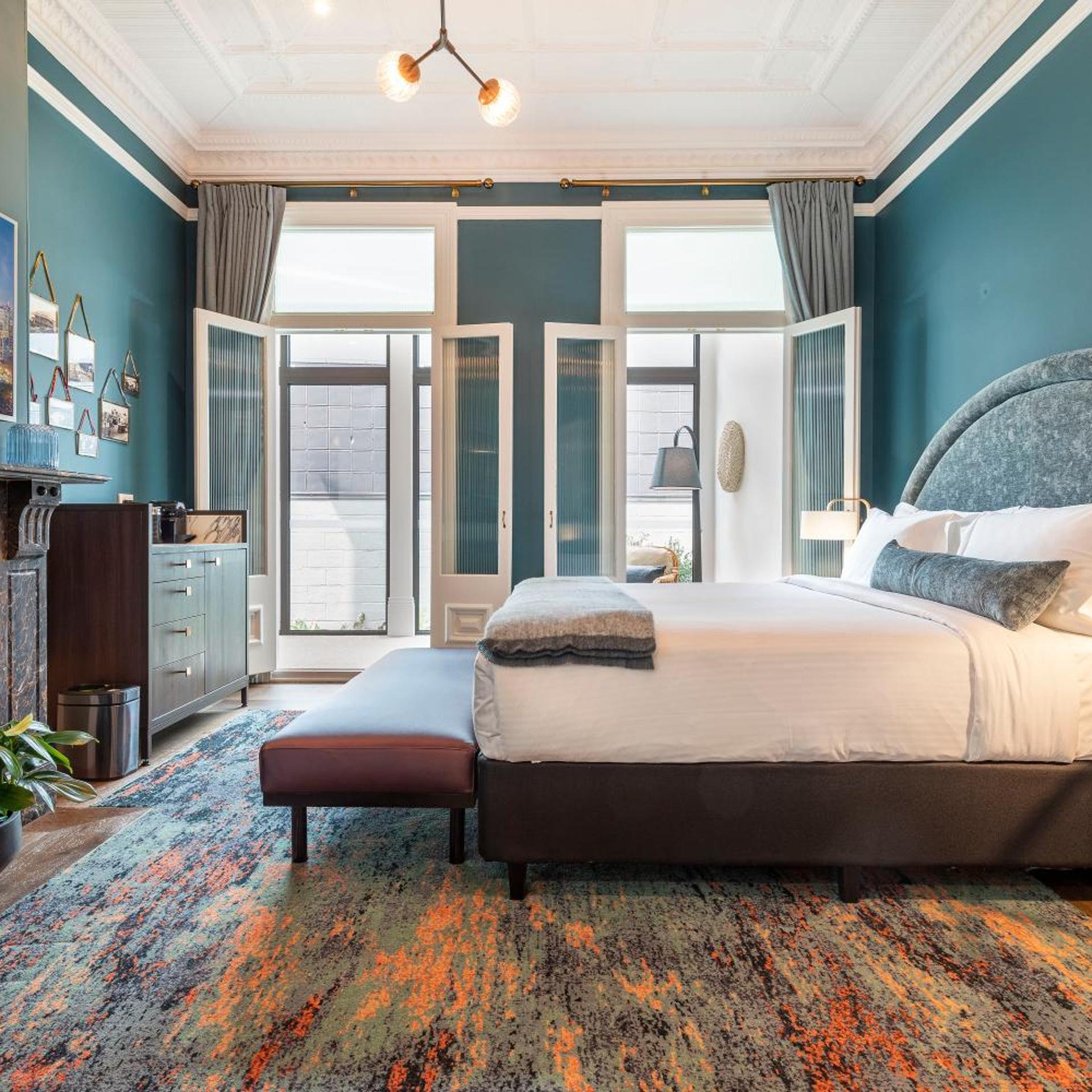 Heritage, Deluxe, Suite