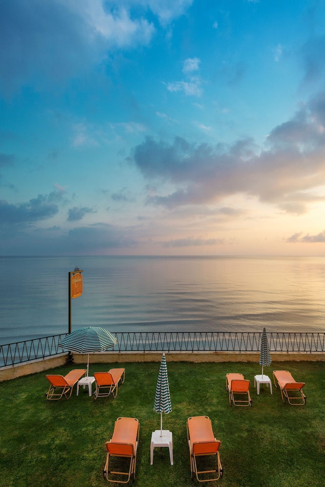 Andreolas Luxury Suites 63/72