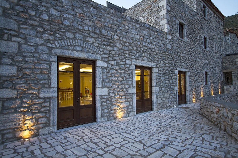 ITILO TRADITIONAL HOTEL 4/68