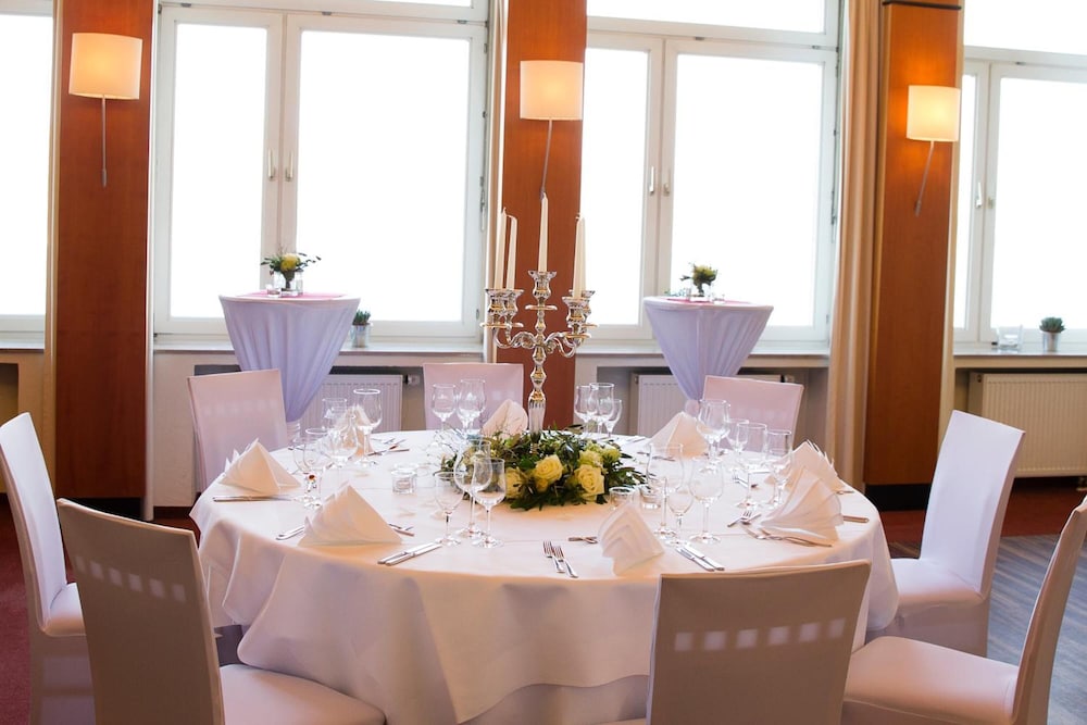 Hotel Am Rhein Wesseling 42/64