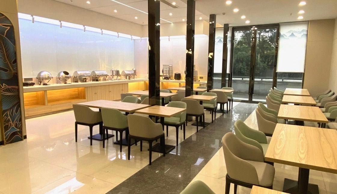 Erwan Hotel (Chuhe Hanjie) 18/25