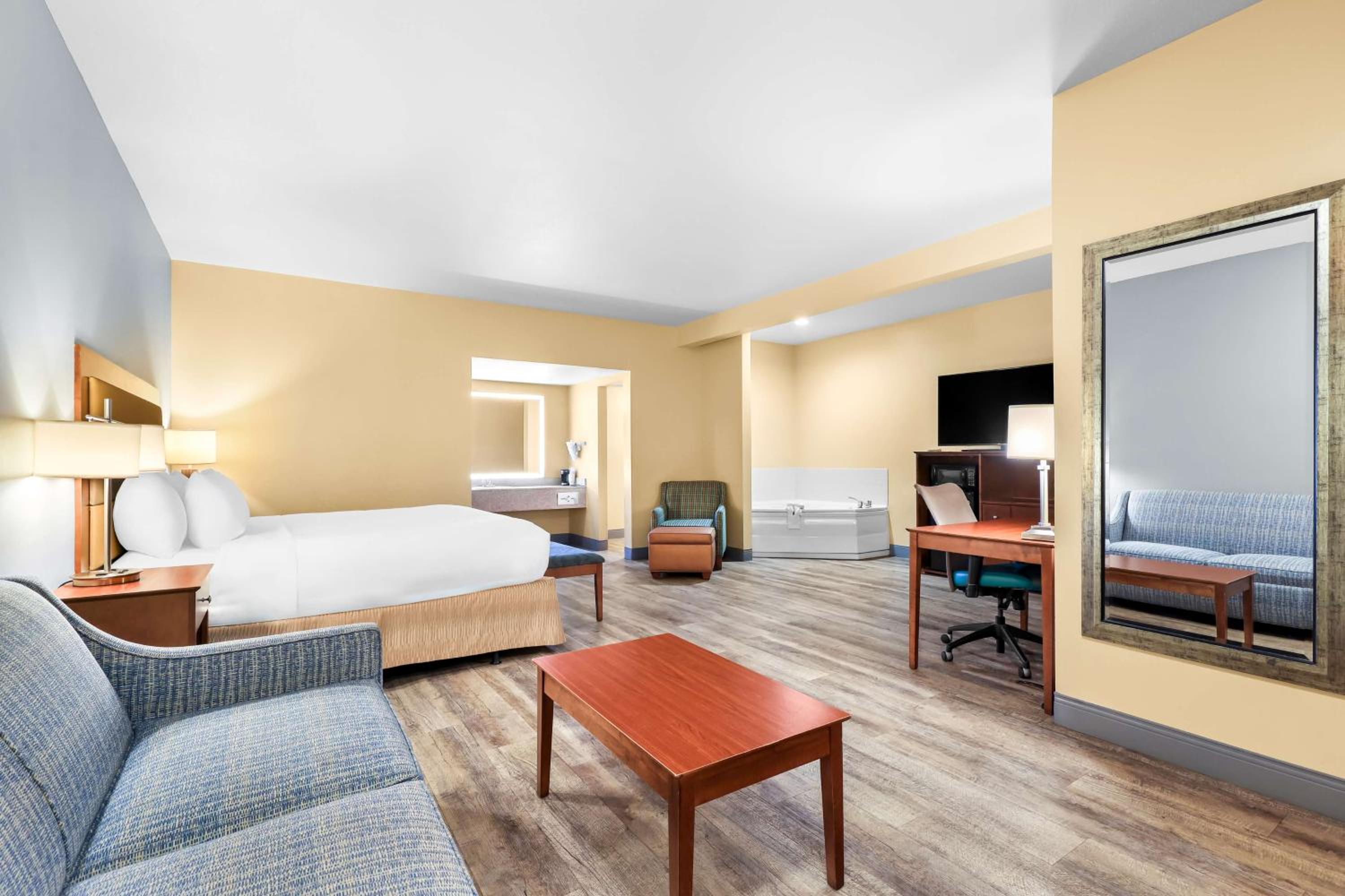 Room, King Bed, Hot Tub
