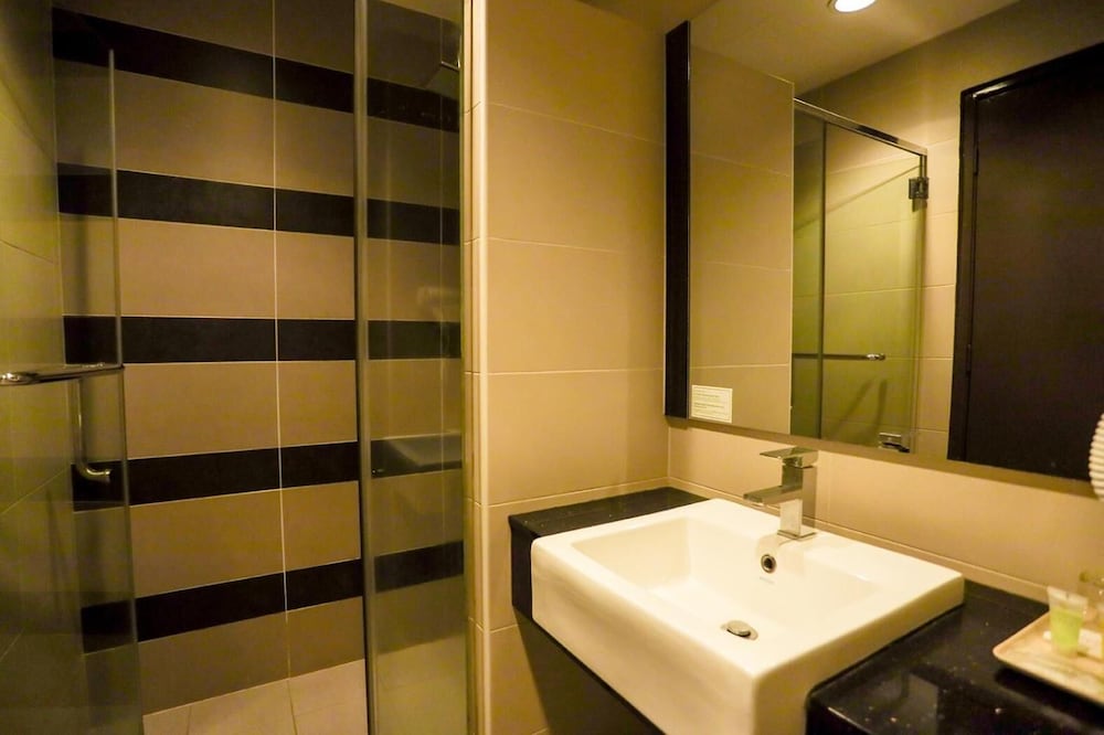 Marvelux Hotel 40/44
