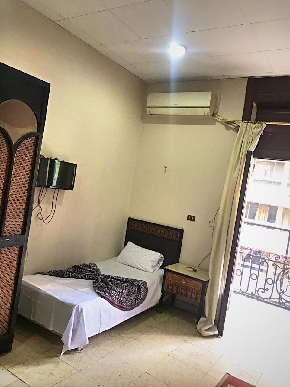 غرفة ثلاثية بإطلالة على المدينة