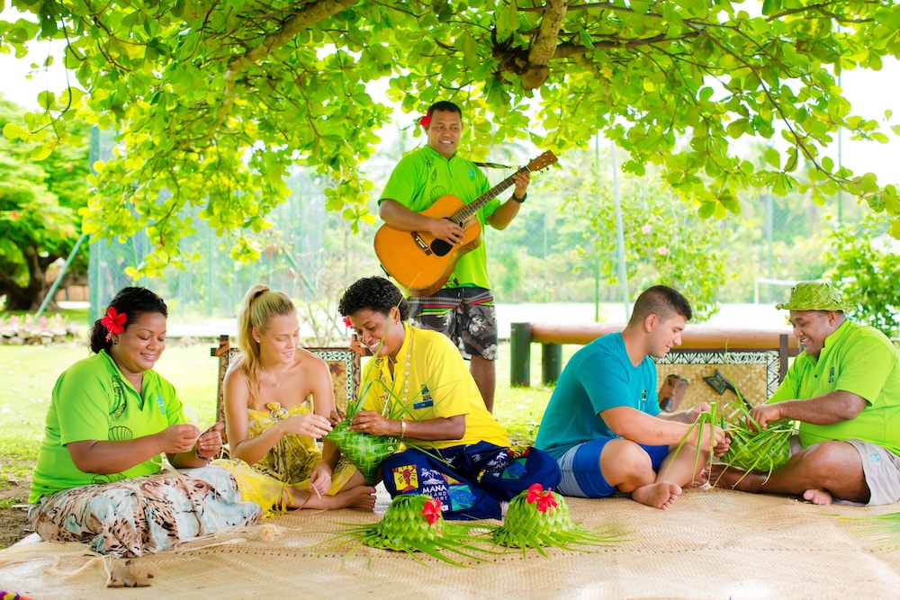 Mana Island Resort 70/78