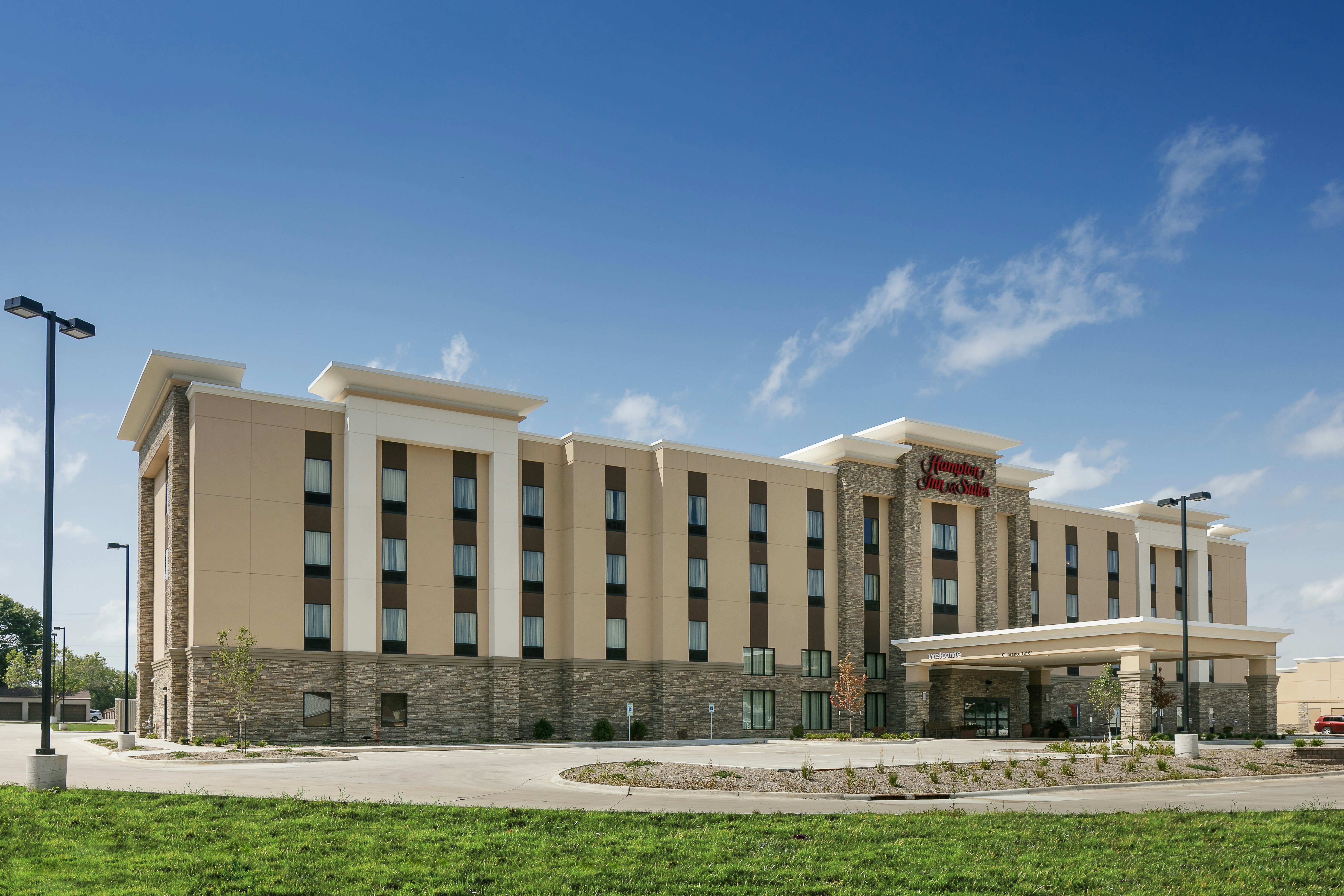 Hampton Inn & Suites Mason City 2/14
