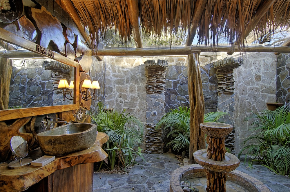 Ocho Artisan Bungalows 67/80