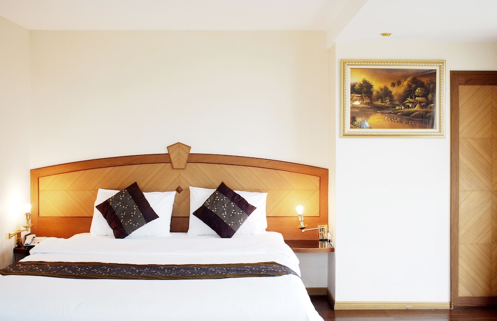 Nh Elegant Hotel 13/70