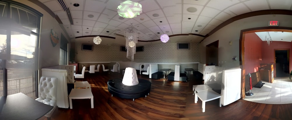 Hotel Executive Suites 36/57