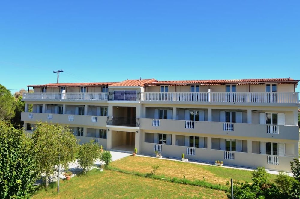 Tassia Studios 4/38