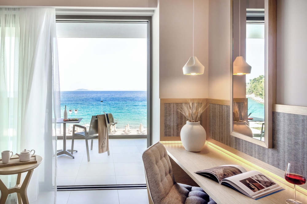 Ammoa Luxury Hotel & Spa Resort 12/50