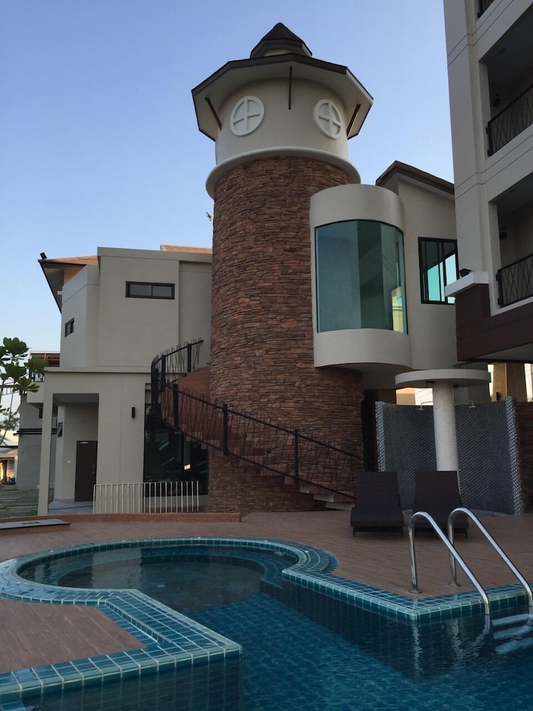 Coco View Hotel 7/67