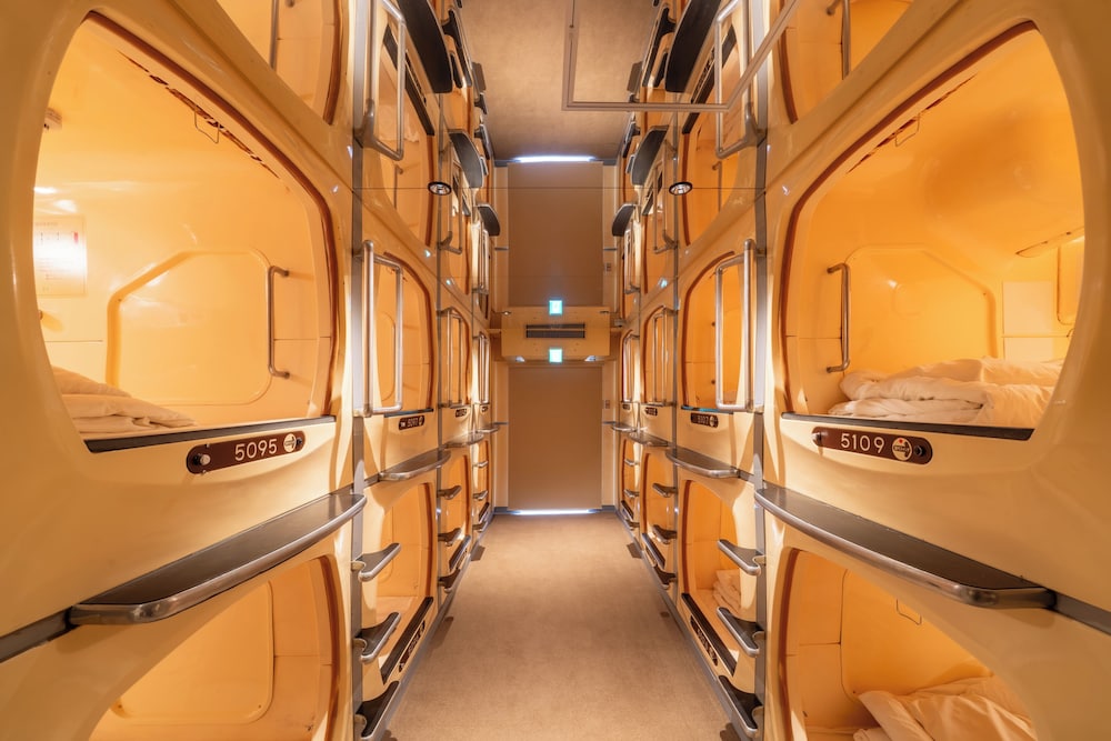 Capsule inn Osaka - Caters to Men 65/74