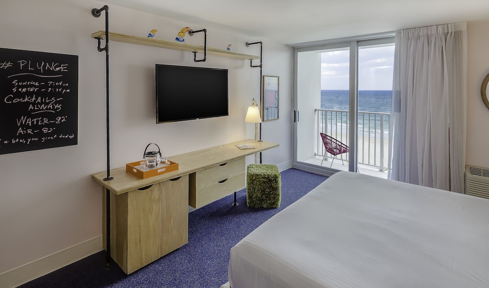 ROOM, KING BED, OCEAN VIEW
