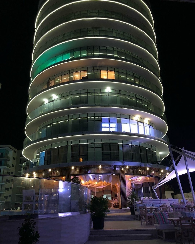 White Tower Mamaia 3/32