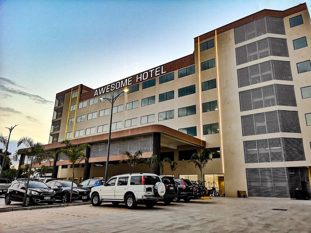 Awesome Hotel 58/64