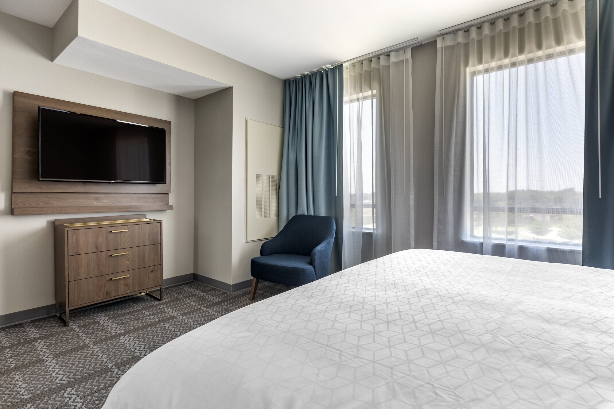 1 Bedroom, Suite, King Bed, Sofa, Kitchen