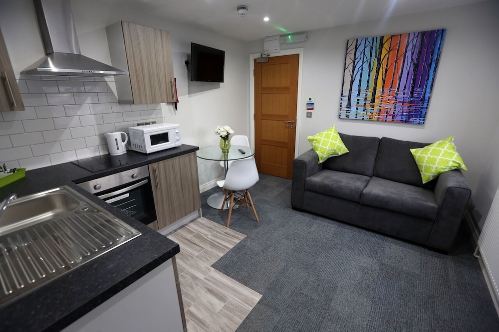 Hotel 52 - Stanley 19/36
