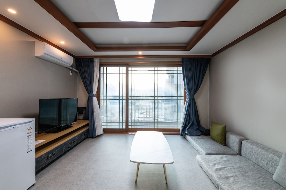 Good Morning Hotel and Resort 19/50