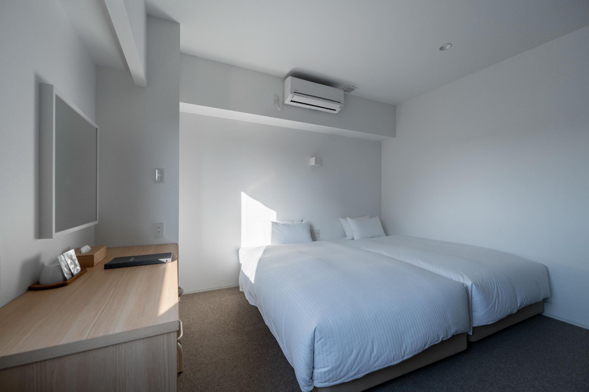 Hollywood, Twin Beds
