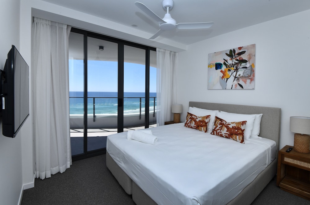 1 Bedroom, King Bed, Ocean Front, High Floor