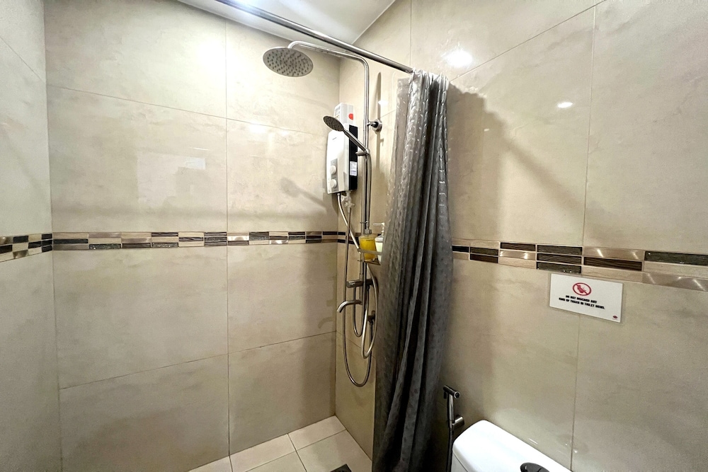 Khotel near T3 Airport 48/48
