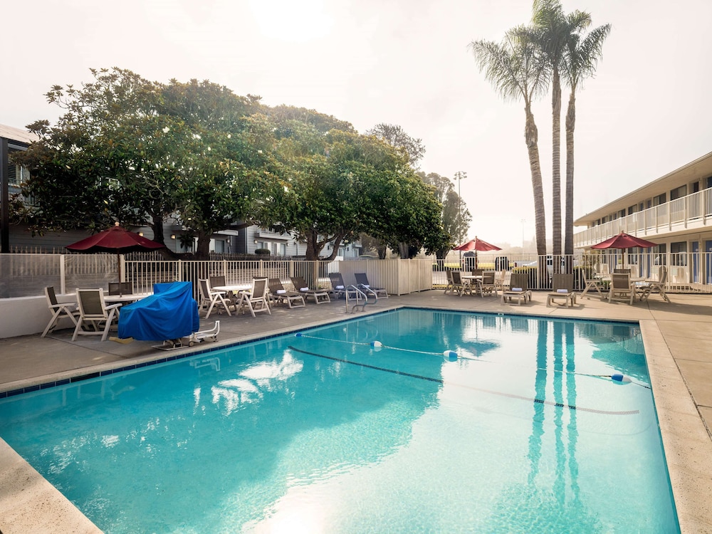 Motel6 Morro Bay, CA 38/63
