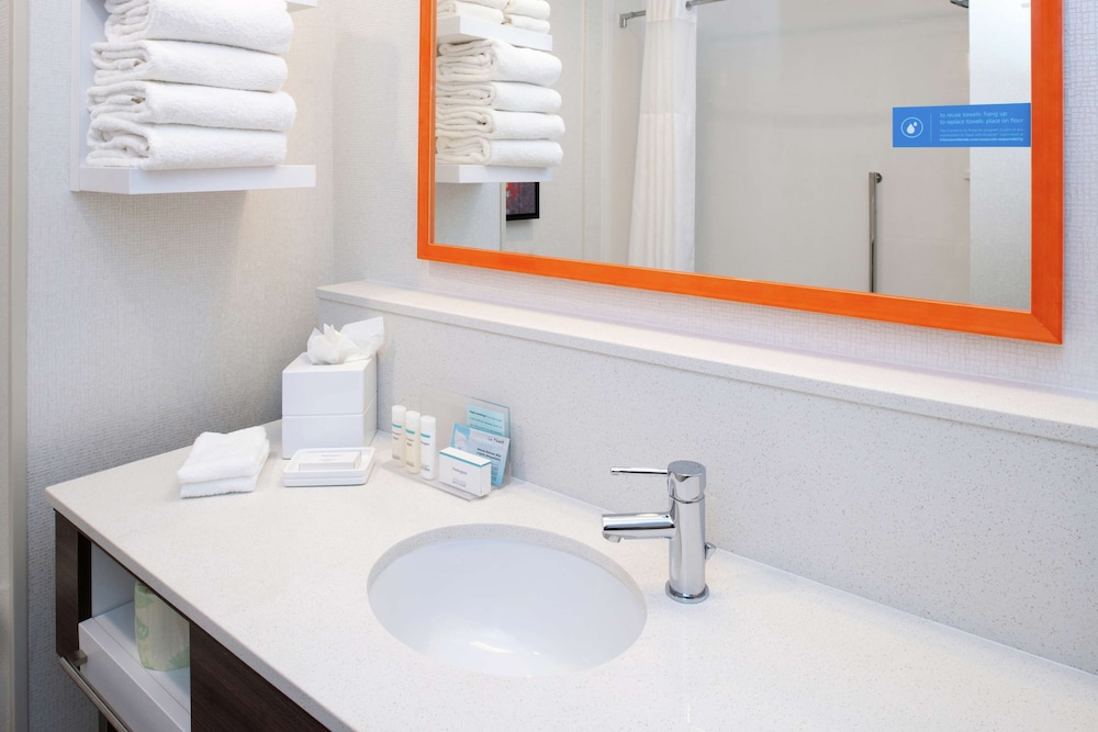 Hampton Inn & Suites Buena Park 23/55