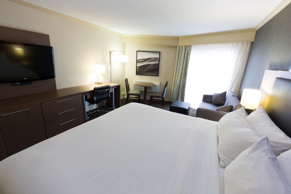 Holiday Inn Express Edmonton Downtown 20/56