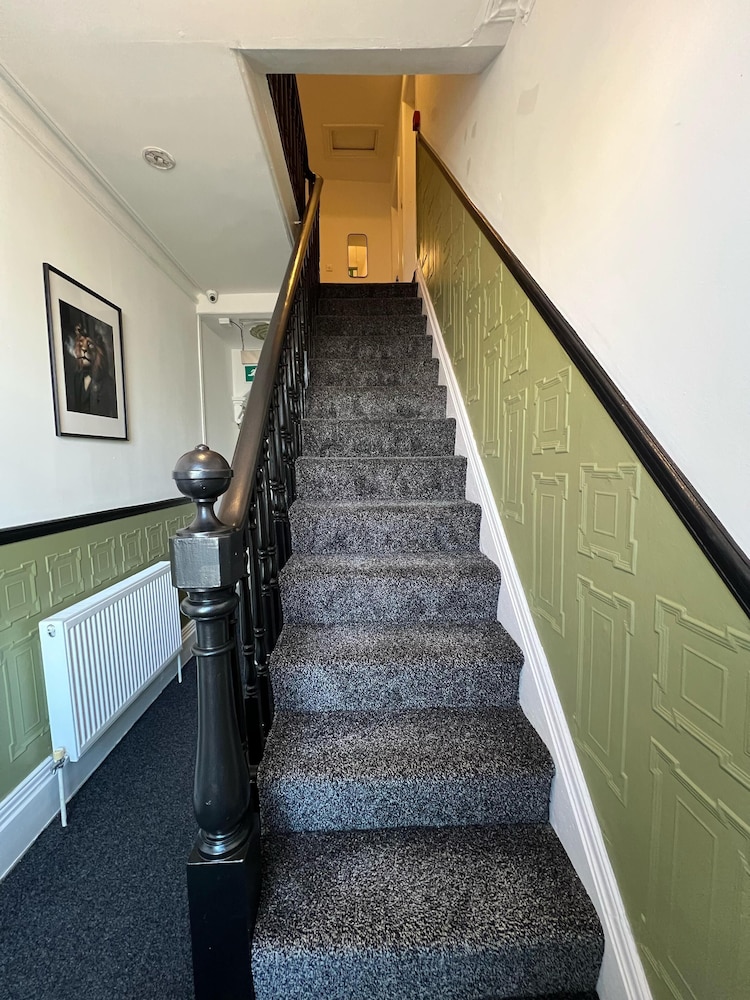 BV Aparthotel Huddersfield Ideal for Business & Leisure Stays 26/37