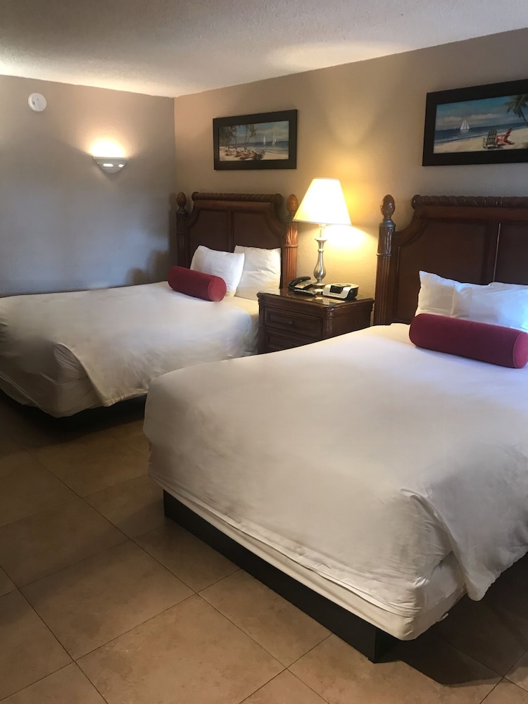 Tahitian Inn Spa 18/64